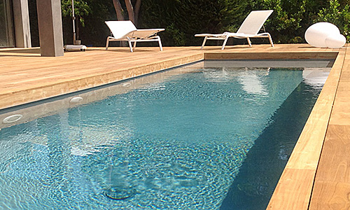 piscine et terrasse en Teck réalisée par SOAVI-construction en balagne, Corse